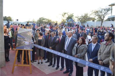 Personalidades de la region inaugurando el Auditorio al aire libre del CUALTOS