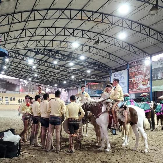 Equipo charros de CUAltos preparándose para competir
