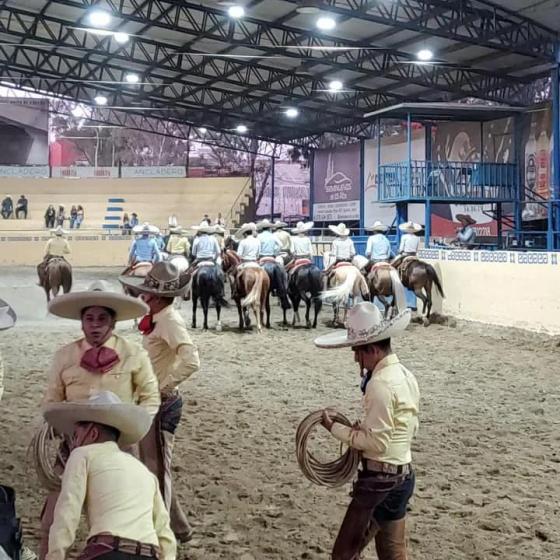 Equipo charros de CUAltos preparándose para competir