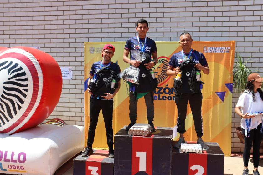 Trabajadores rama varonil ganadores de la Carrera Corazón de León 2024