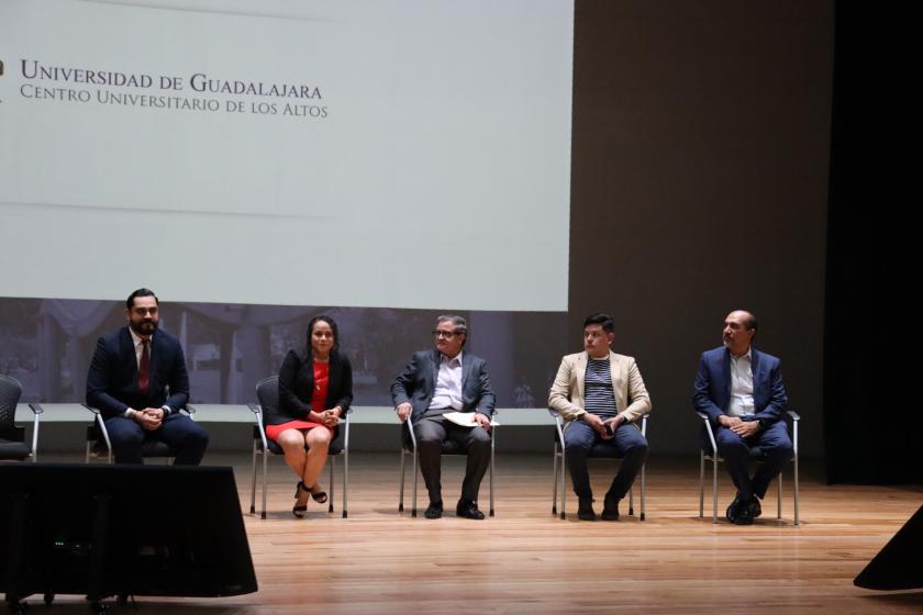 Autoridades de CUAltos en la inauguración de las Jornadas de actualización odontológica 