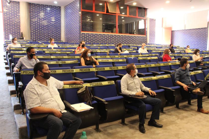 Presentadores del examen del Dipomado en Justicia Alternativa de CUAltos.