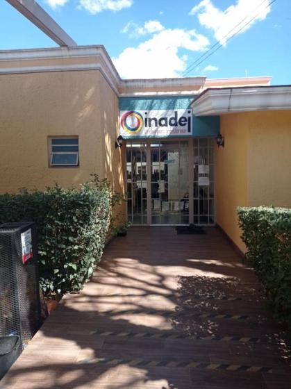 Plano de una finca, en su parte superior se lee "inadej"