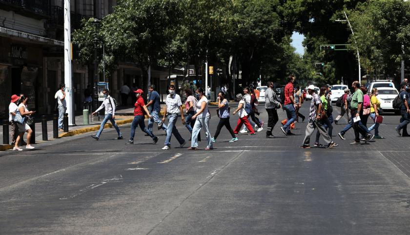 Personas caminando