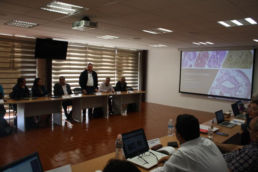 Asistentes del curso en "Salud Aminal: Gallinas ponedoras".
