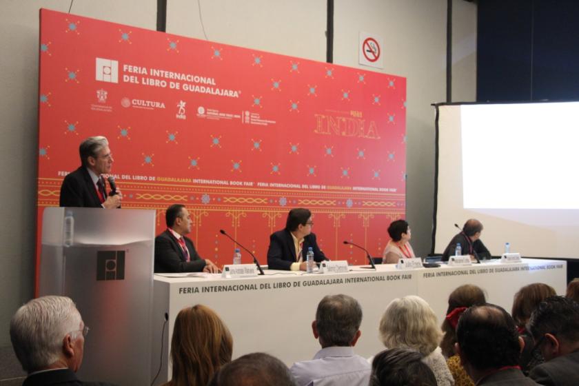 Expositores de la Conferencia "La salud en la encrucijada de México".