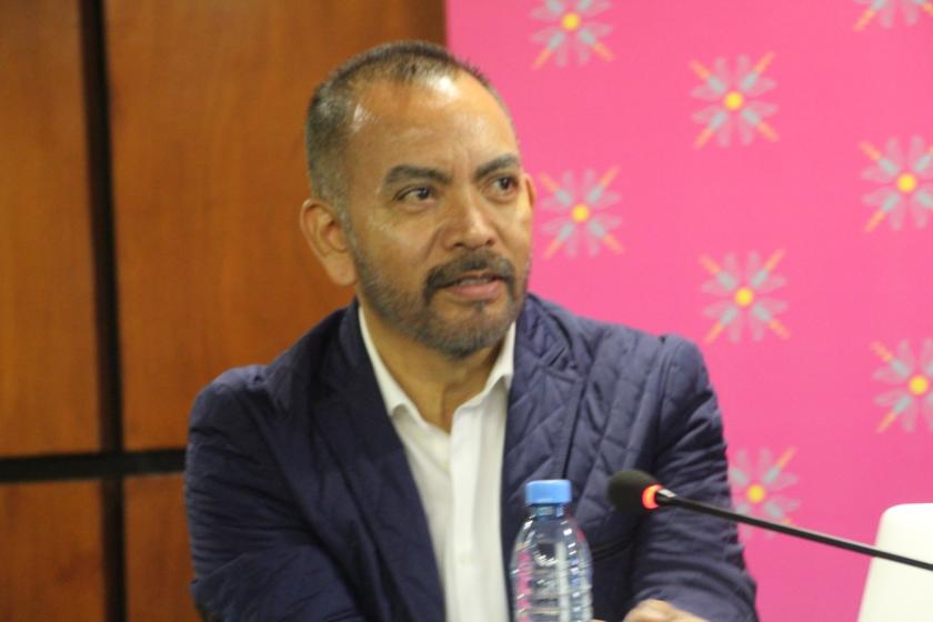 Expositor de la Conferencia “Más allá del ventriloquismo o el troleo: La función de la crítica y los discursos de arte”.