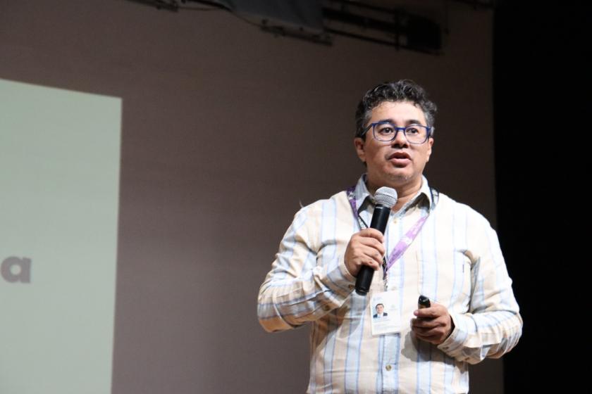 Expositor en cursos de inducción.