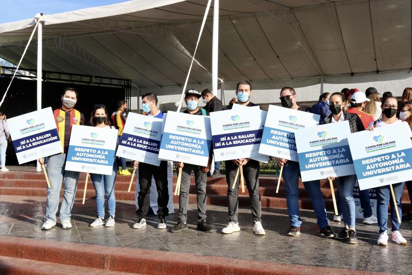 Participantes de la  sexta Caminata por la Autonomía, la Salud y la Educación.