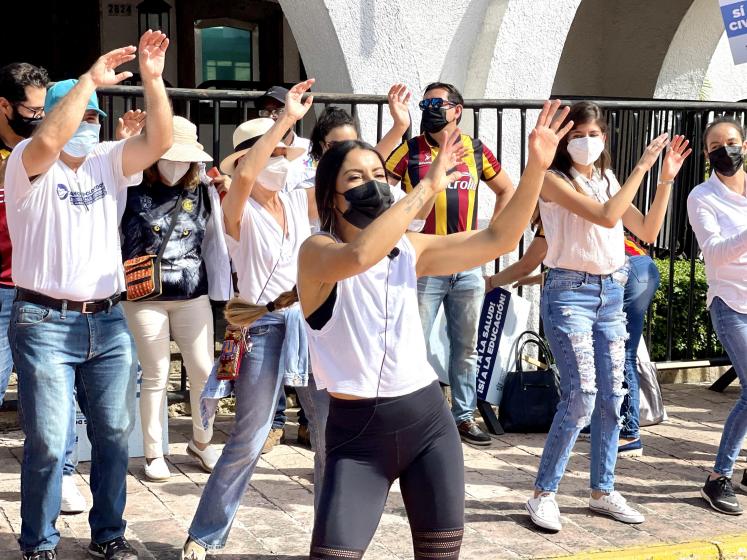 Participantes de la  sexta Caminata por la Autonomía, la Salud y la Educación.
