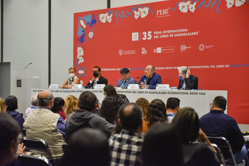 Público de la mesa “El futuro de la sociedad”.