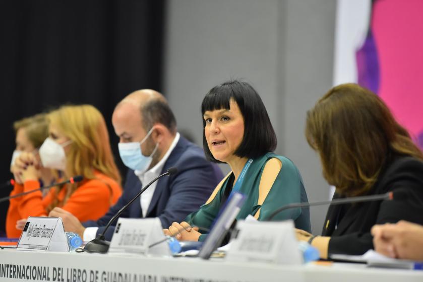Integrantes en la presentación del libro "SECTOR SALUD TESTIMONIO".