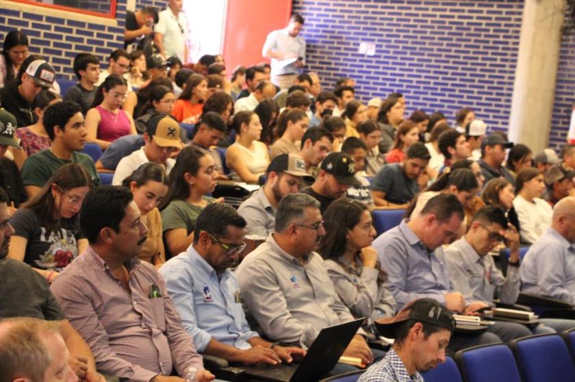 Público del evento “2023 México Roadshow de Genética y Nutrición del Ganado de Leche”.
