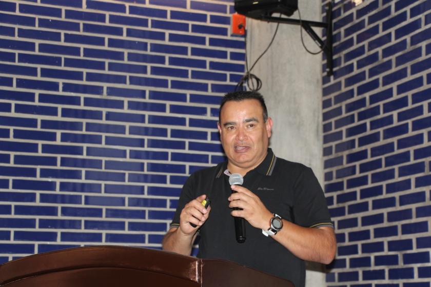 Expositor en las conferencias del "Día de la Rabia".