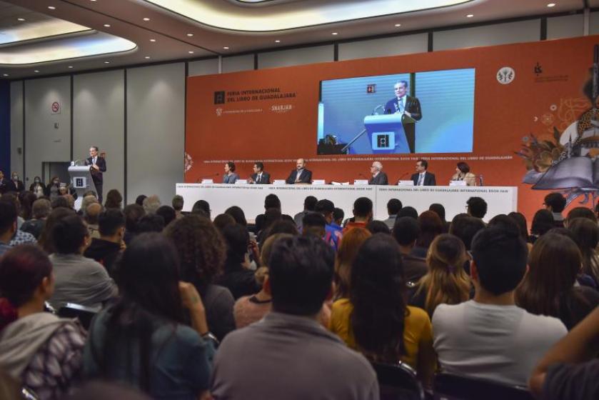 Integrantes de la Ceremonia de entrega del premio Homenaje ArpaFIL 2022.