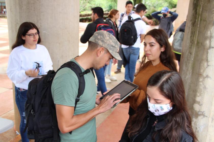 Estudiantes en Feria de Prácticas Profesionales.