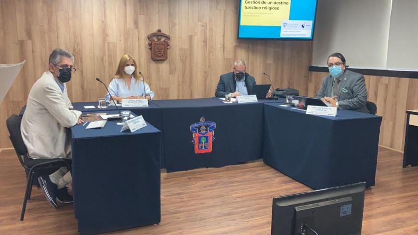 Integrantes de rueda de prensa.