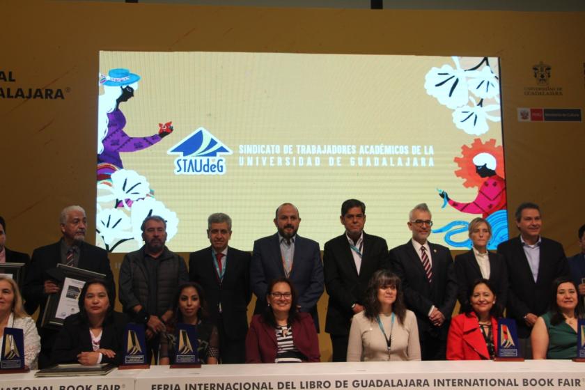 Galardonados con la Presea al Mérito Académico 2021 “Enrique Díaz de León” .