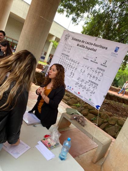 Estudiantes de primer ingreso en cursos de inducción.