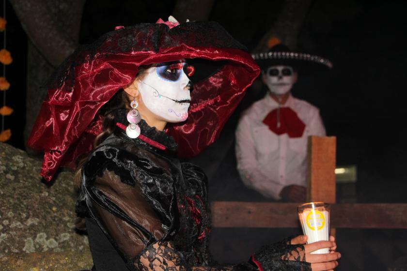 Alumna caracterizada como catrina.