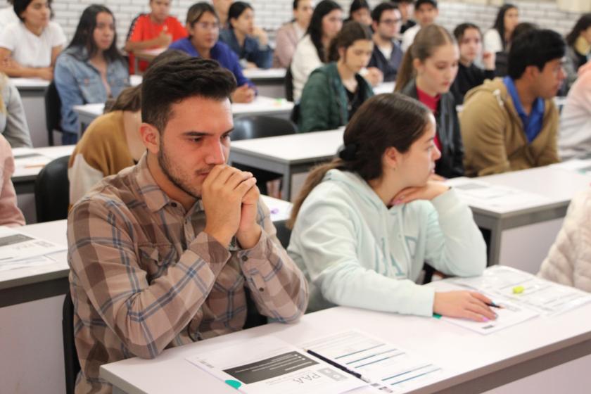 Aspirantes universitarios.