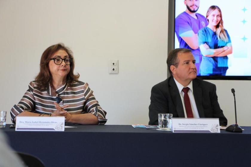 Integrantes de rueda de prensa.