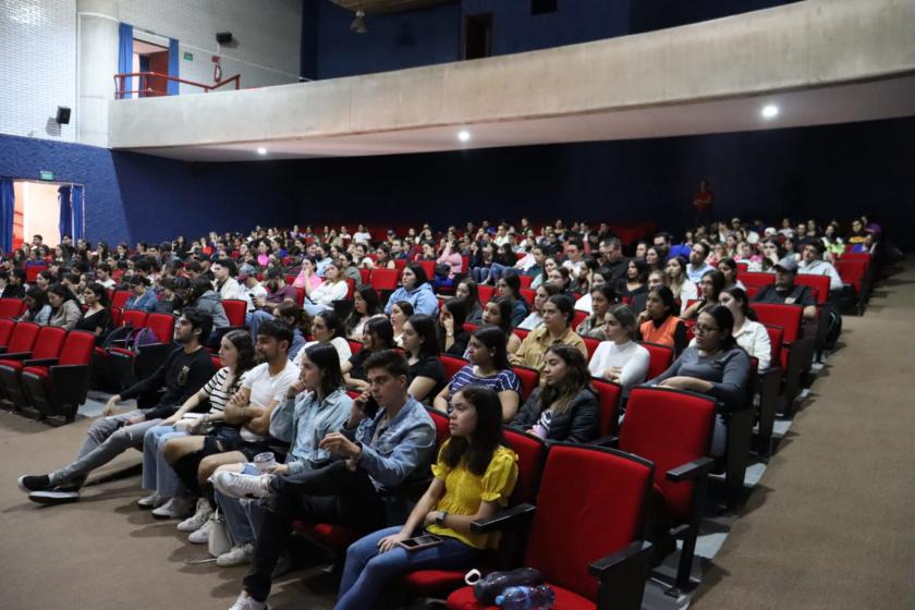 Estudiantes en la semana de preparación para egresados.