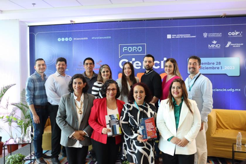 Integrantes de presentación de libros.