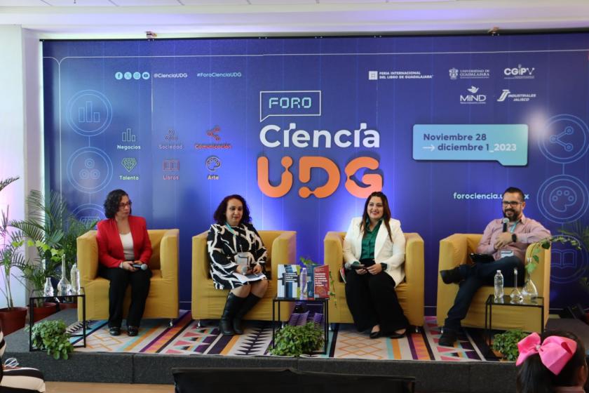 Integrantes de presentación de libros.