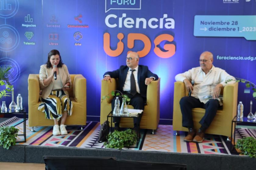 Integrantes de presentación de libros.
