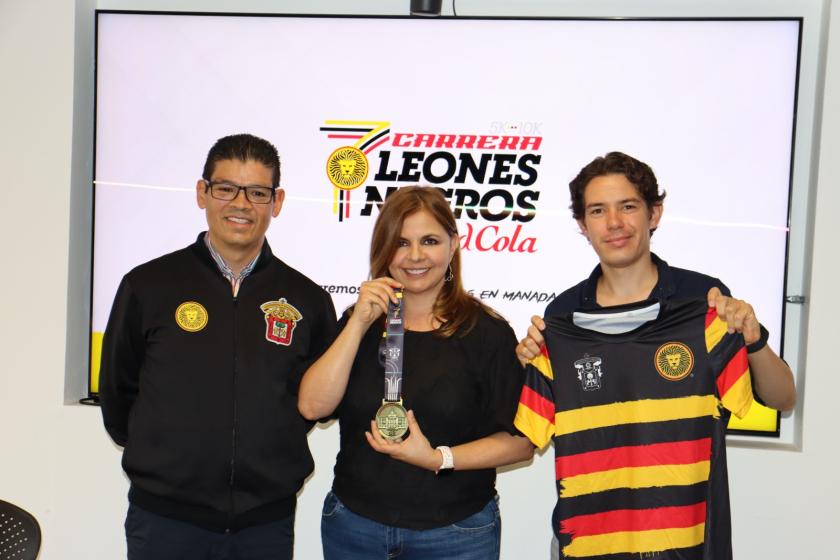 Integrantes rueda de prensa.