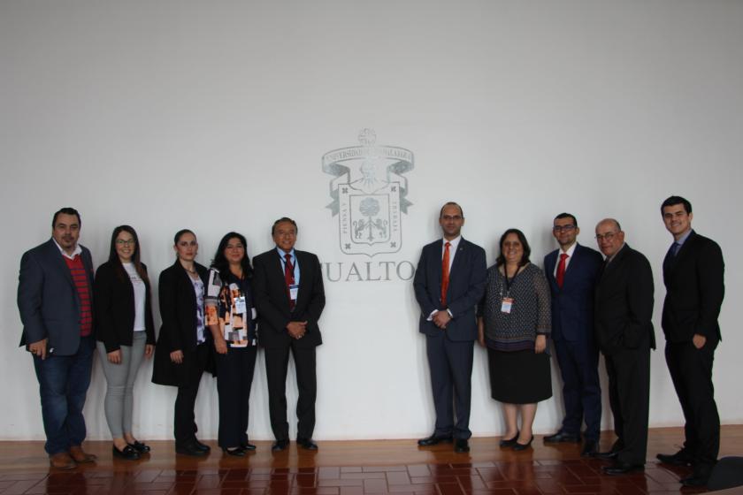 Administrativos y autoridades