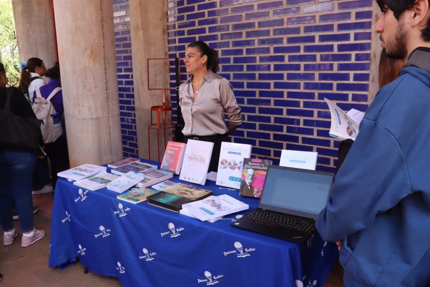 Presentación del libro “Examen físico e historia clínica” en la Video aula “Cecilia González Gómez” de CuAltos