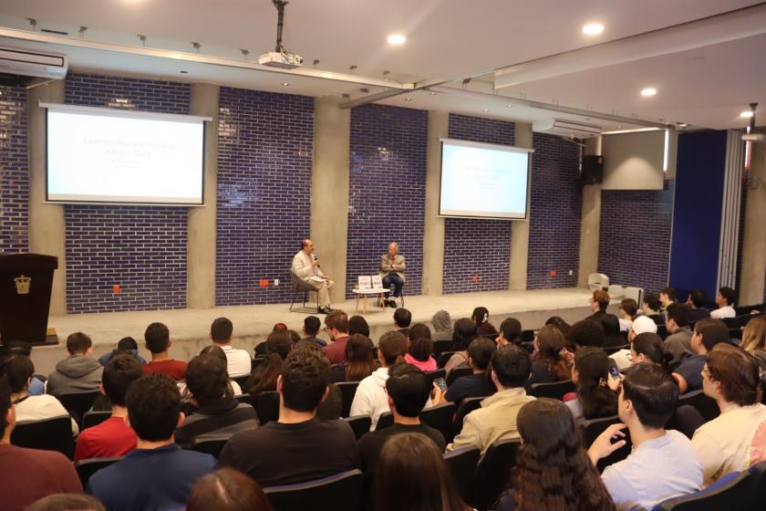 Presentación del libro “Examen físico e historia clínica” en la Video aula “Cecilia González Gómez” de CuAltos