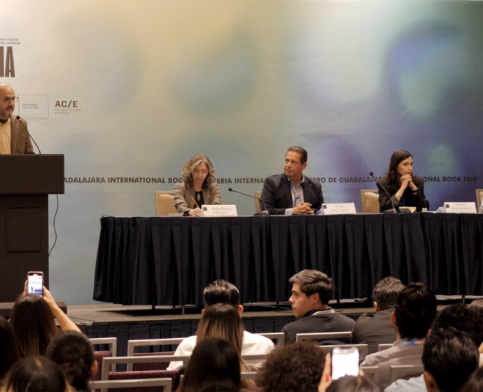 Debaten sobre la innovación en los modelos educativos, durante la FIL