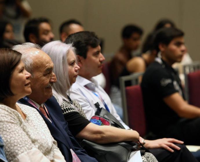 Debaten sobre la innovación en los modelos educativos, durante la FIL