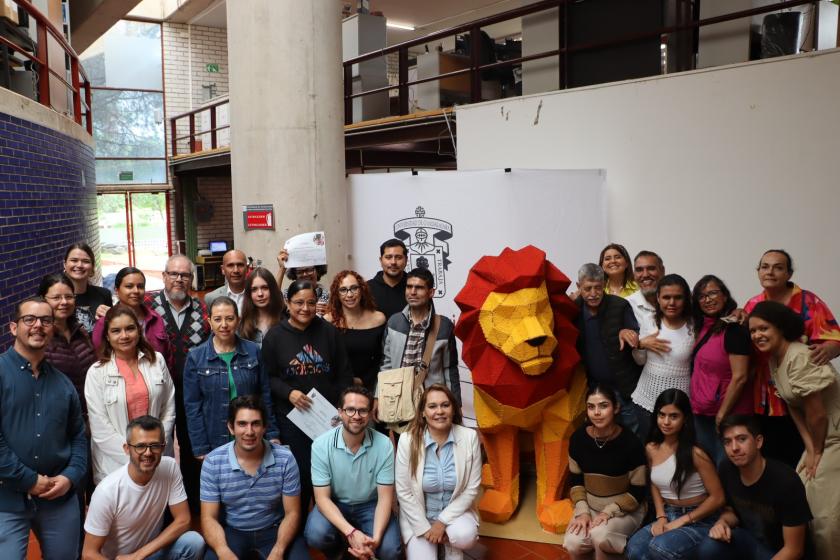 Develación León 
