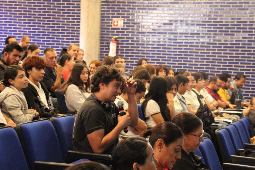 CUAltos conecta a las juventudes con la ciencia global en los Ecos de la FIL 2025