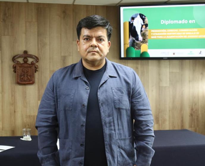 diplomado de ensilaje para mejorar la producción lechera