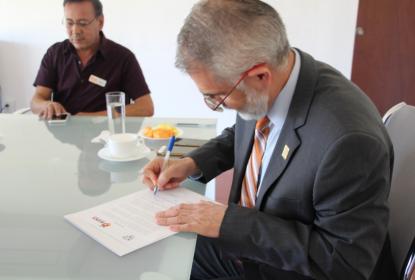 Firma de documento