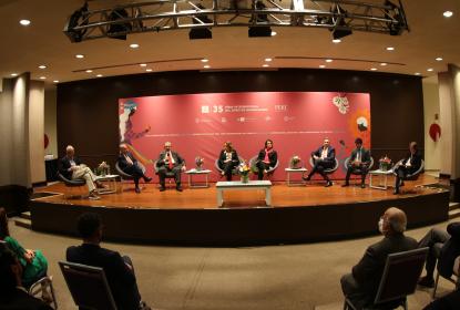 Integrantes del seminario “Jueces, democracia y tribunal constitucional”.