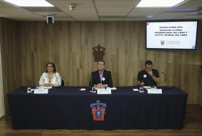 Integrantes de la rueda de prensa.