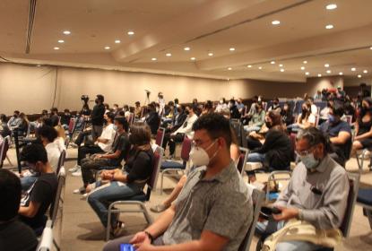 Público de la conferencia "¿Cómo sí? Un nuevo modelo para México".