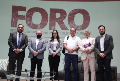 Integrantes del “Foro Regional sobre Gobierno y Políticas Públicas”.