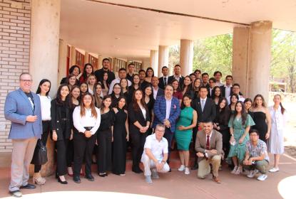 Estudiantes de CUAltos.